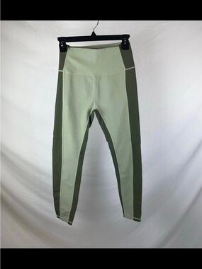 Athletic leggings